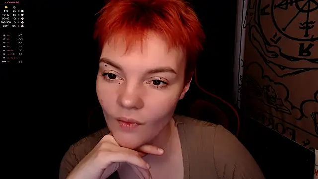 Snapshot of KrisNeal chatting on November 8, 2025, 9:35 am KrisNeal online show from November 8, 2025, 9:35 am