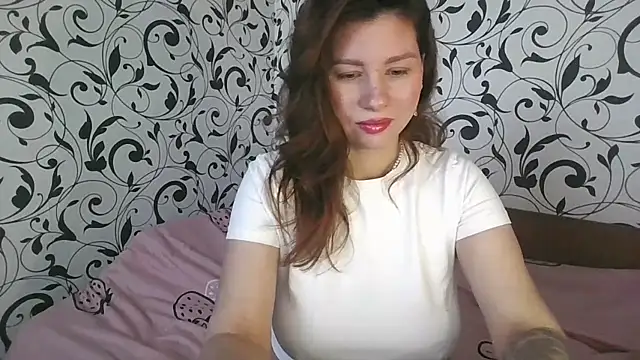 YourEmilie online show from January 19, 2026, 12:42 pm