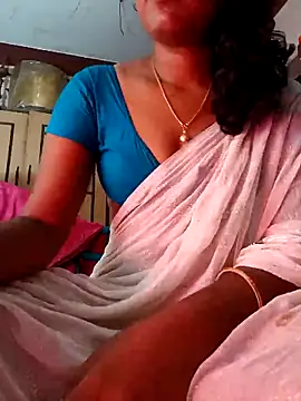 Tamil Kavitha online show from May 7, 2026, 11:41 pm