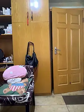 xiuchun100 online show from March 19, 2026, 9:31 am