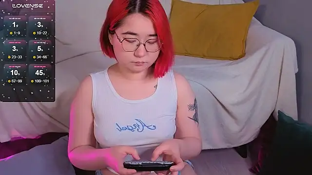Sexy Peachy online show from September 23, 2025, 7:15 am