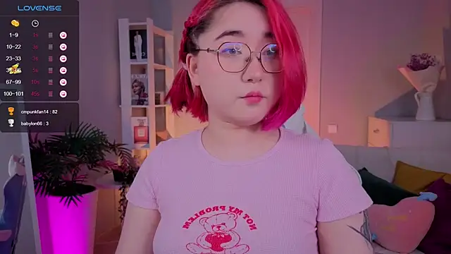 Sexy Peachy online show from September 26, 2025, 7:26 am