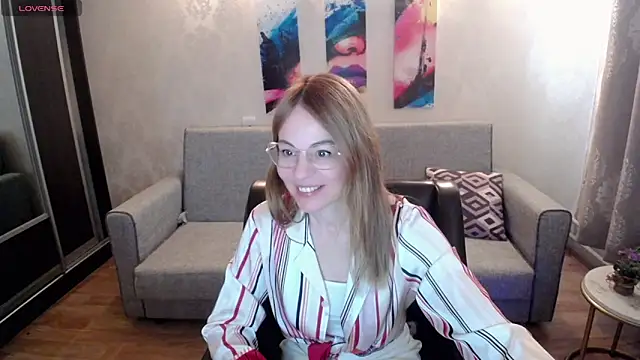 shy hot cat online show from October 7, 2025, 7:42 am