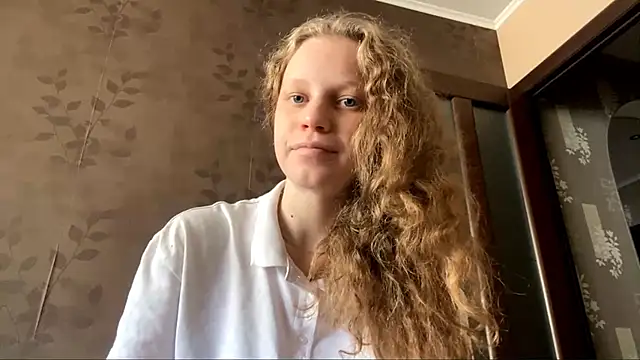 GlyndaCaver online show from September 22, 2025, 9:59 am
