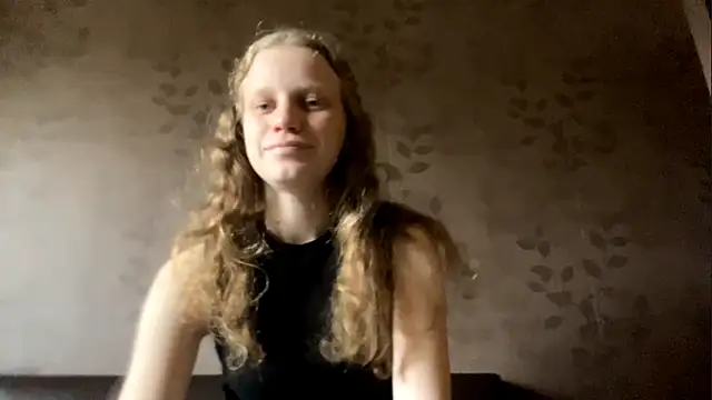 GlyndaCaver online show from October 5, 2025, 10:39 am