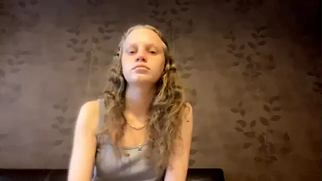 GlyndaCaver online show from September 25, 2025, 9:48 am