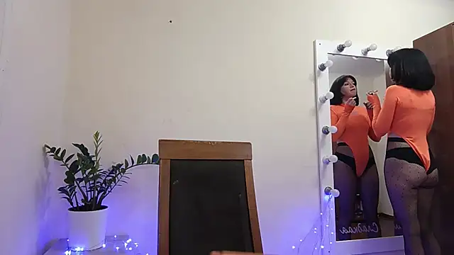 quiet smile online show from October 9, 2025, 2:28 pm