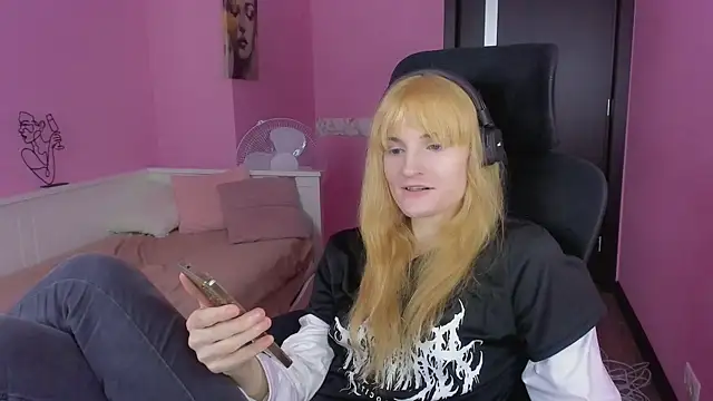 AcidTears online show from November 13, 2025, 7:01 am