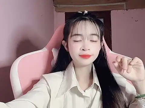 Suna7383 online show from November 8, 2025, 5:38 pm