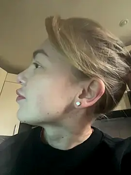 MartaLuna  online show from November 9, 2025, 7:45 am