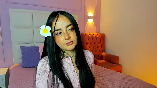 Ashleypetit online show from August 4, 2026, 1:59 pm