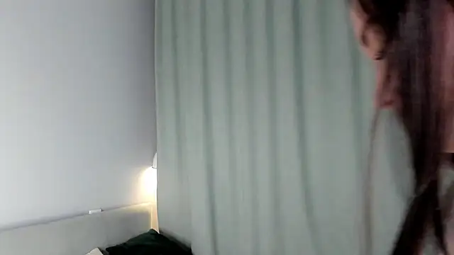 Snapshot of KristynSchwerin chatting on September 28, 2025, 1:07 pm KristynSchwerin online show from September 28, 2025, 1:07 pm