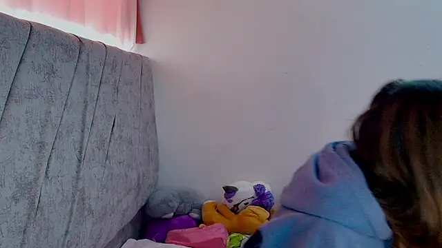 kimmy vegga2 online show from October 22, 2025, 4:28 pm