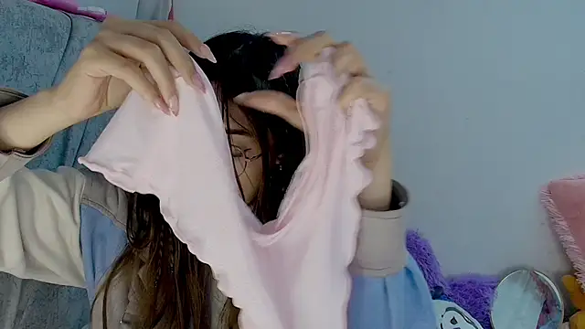 kimmy vegga2 online show from October 18, 2025, 3:52 am