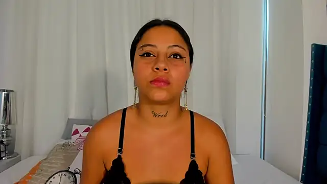EmilyCrawfford online show from September 23, 2025, 7:43 pm