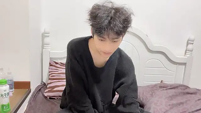 yangyang-2563 online show from September 30, 2025, 9:59 am