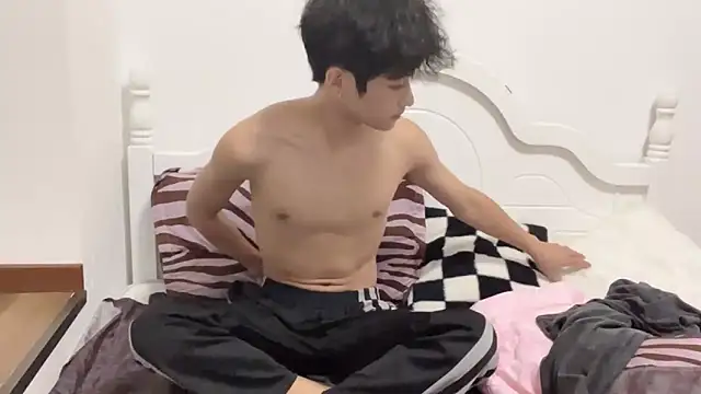yangyang-2563 online show from September 20, 2025, 12:10 pm