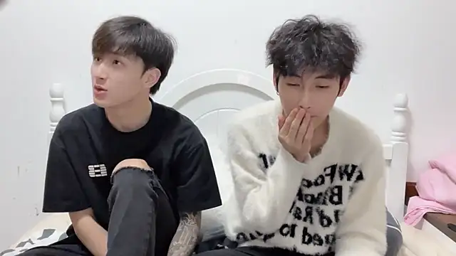 yangyang-2563 online show from October 5, 2025, 12:51 pm