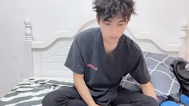 yangyang-2563 online show from September 28, 2025, 7:15 am