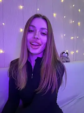 Elizabeth Tay online show from December 13, 2025, 8:37 pm