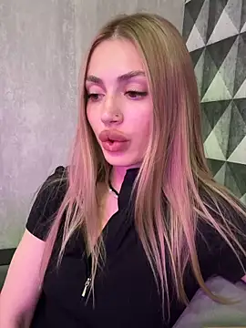 Snapshot of Elizabeth_Tay chatting on May 19, 2026, 8:49 pm Elizabeth Tay online show from May 19, 2026, 8:49 pm