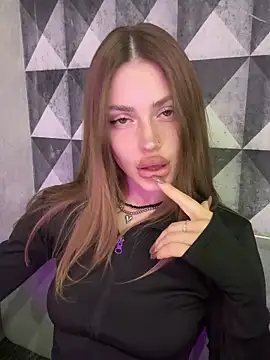 Elizabeth Tay online show from April 2, 2026, 6:03 pm