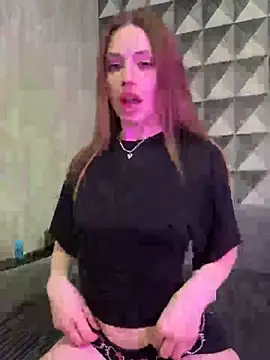 Elizabeth Tay online show from April 13, 2026, 6:45 pm