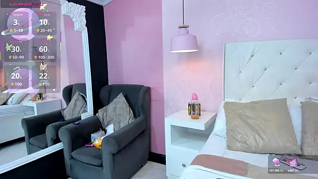 NatashaLimaa online show from October 15, 2025, 3:16 am