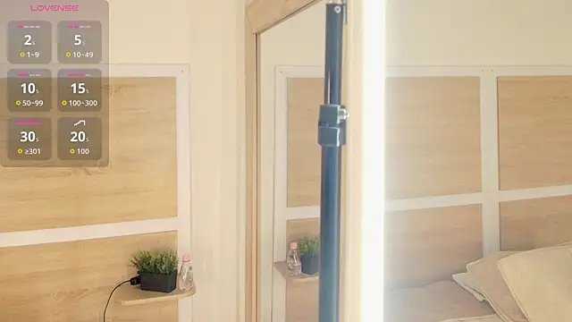 ValeryCortezm online show from October 9, 2025, 11:55 am