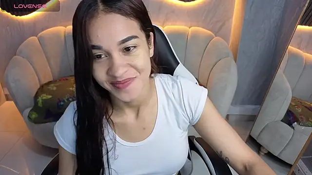 Snapshot of Maia_Tx chatting on September 29, 2025, 12:44 pm Maia Tx online show from September 29, 2025, 12:44 pm