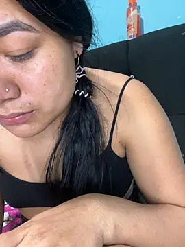 Snapshot of April_Becker chatting on May 2, 2026, 3:23 am April Becker online show from May 2, 2026, 3:23 am