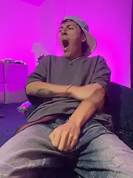 NaytonFreeman online show from November 6, 2025, 11:36 am