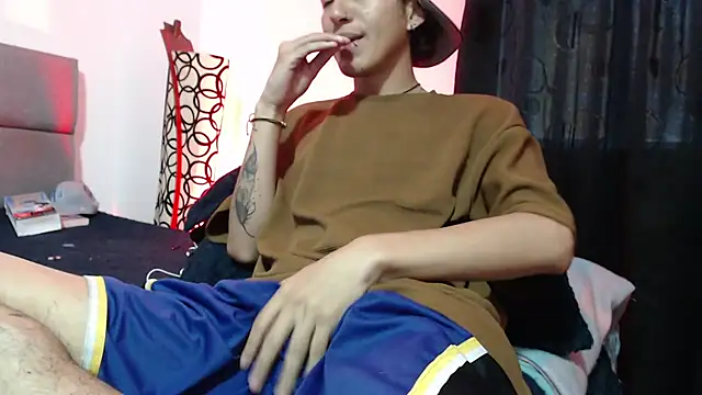 NaytonFreeman online show from November 24, 2025, 11:32 am