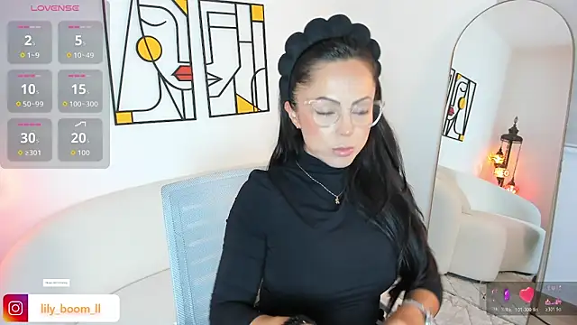 Snapshot of Lyliboomm chatting on February 19, 2026, 10:51 pm Lyliboomm online show from February 19, 2026, 10:51 pm