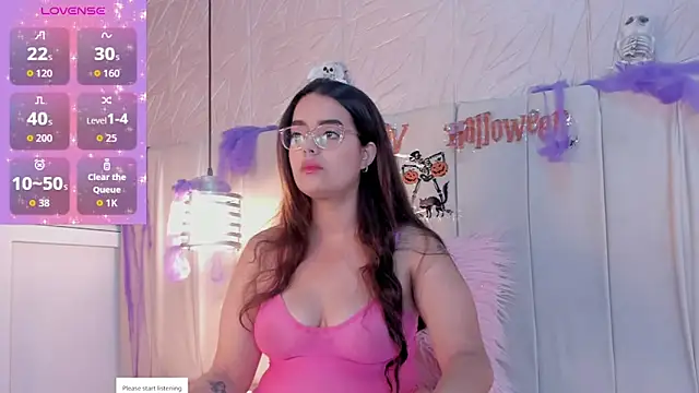 hannahst  online show from October 20, 2025, 8:20 pm