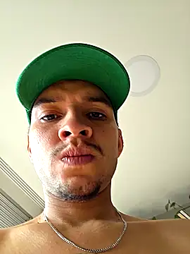 AronShelby420 online show from October 2, 2025, 1:03 pm