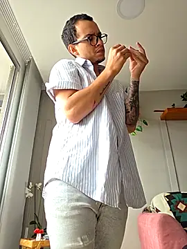 AronShelby420 online show from September 30, 2025, 3:07 pm