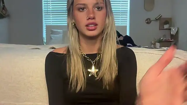 AnnGrayson online show from November 14, 2025, 9:29 pm