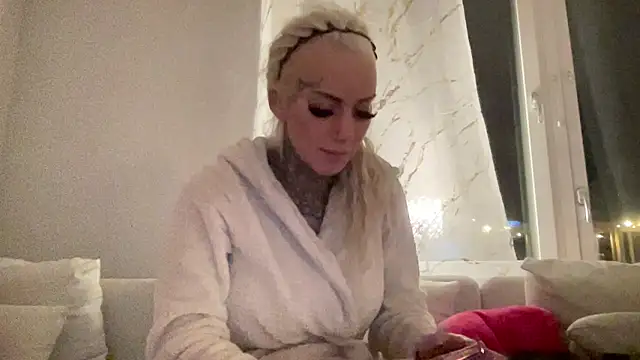 paulinaalatalo online show from February 27, 2026, 7:57 pm