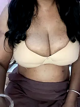 Snapshot of KannadaTamilTeluguBeauty chatting on February 24, 2026, 8:31 pm KannadaTamilTeluguBeauty online show from February 24, 2026, 8:31 pm