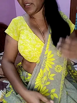 Snapshot of KannadaTamilTeluguBeauty chatting on February 20, 2026, 12:51 pm KannadaTamilTeluguBeauty online show from February 20, 2026, 12:51 pm