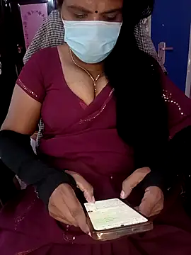 Snapshot of KannadaTamilTeluguBeauty chatting on February 11, 2026, 8:14 am KannadaTamilTeluguBeauty online show from February 11, 2026, 8:14 am