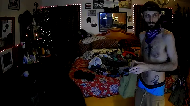 HarmoniousPhantasm3 online show from November 5, 2025, 8:45 pm