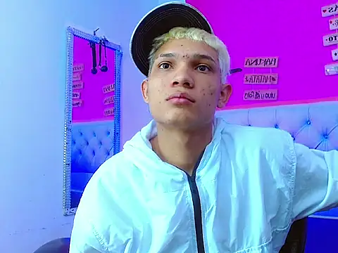 EL VENEZOLANO 22CM online show from October 21, 2025, 4:12 am