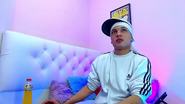 EL VENEZOLANO 22CM online show from November 26, 2025, 4:12 am