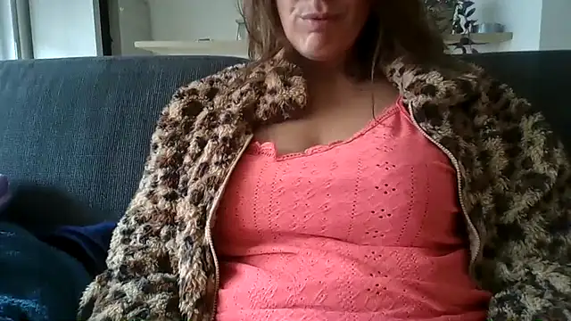 samantaatw online show from September 17, 2025, 11:01 am