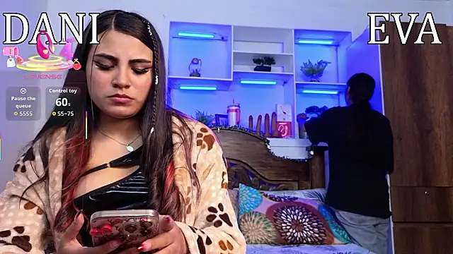 Snapshot of danilu_and_eva21 chatting on February 2, 2026, 6:40 pm danilu and eva21 online show from February 2, 2026, 6:40 pm