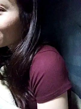 bonnie-00 online show from November 13, 2025, 3:49 pm