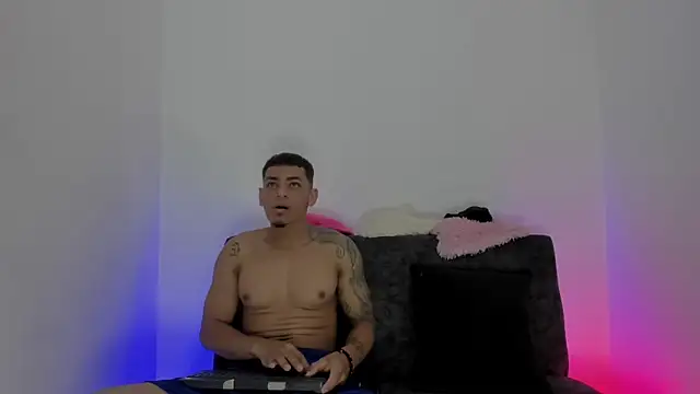 maykel and mike online show from October 10, 2025, 2:40 pm