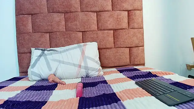 very slut online show from September 25, 2025, 2:34 pm